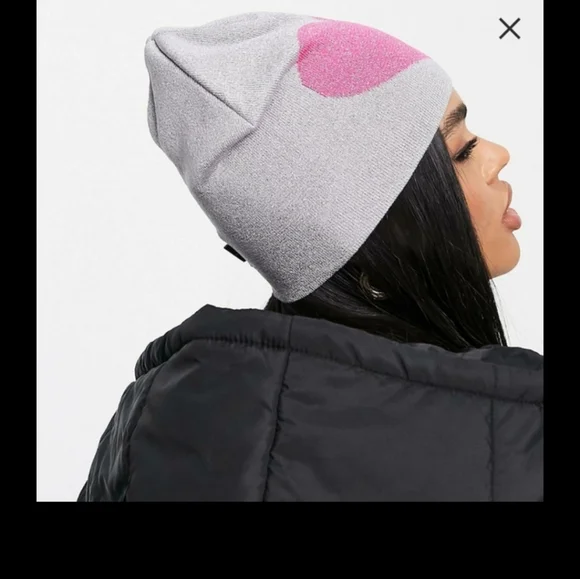 Moschino beanie..FIRM - Picture 2 of 6